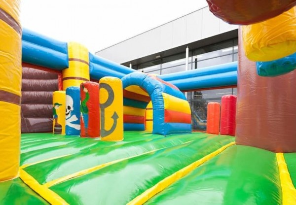 Hindernisbahn Piratenschiff